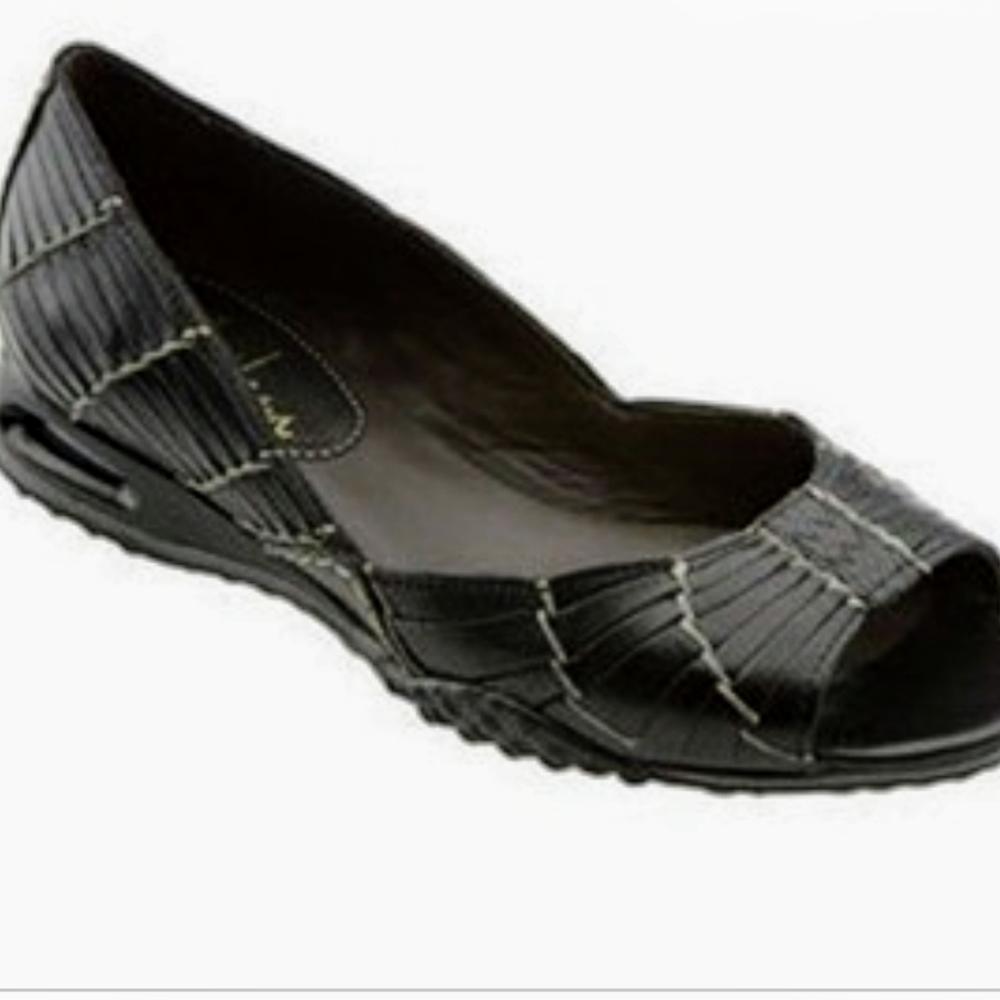 Cole Haan  Air Bria Harrache Black Peep Toe. 9